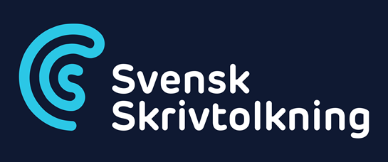 Logo för Svensk Skrivtolkning. Logon har en turkos symbol med ett S som rullar ut sig i snirklar och namnet Svensk Skrivtolkning står i vitt. Bakgrunden är mörkblå.